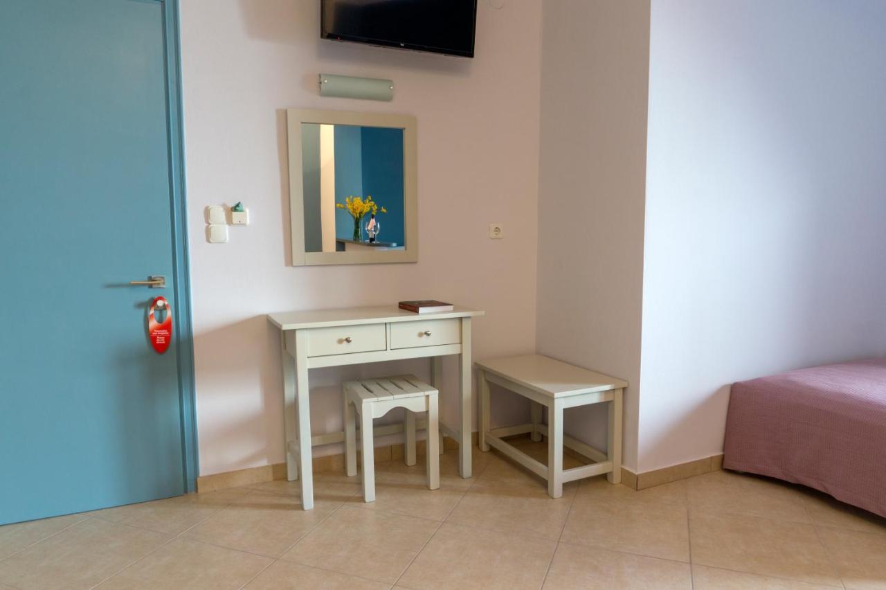Hotel Loukas Vrachos パラリア・ブラフ エクステリア 写真
