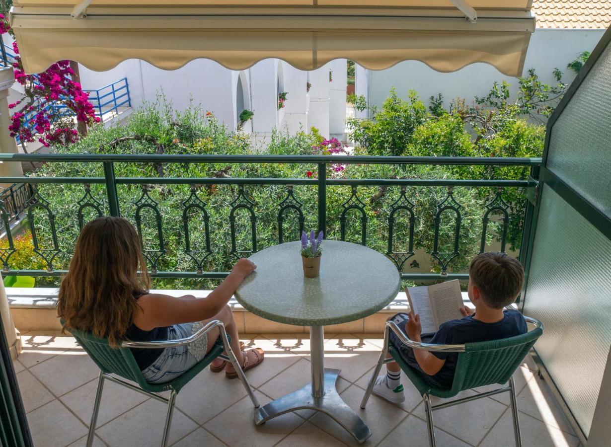 Hotel Loukas Vrachos パラリア・ブラフ エクステリア 写真