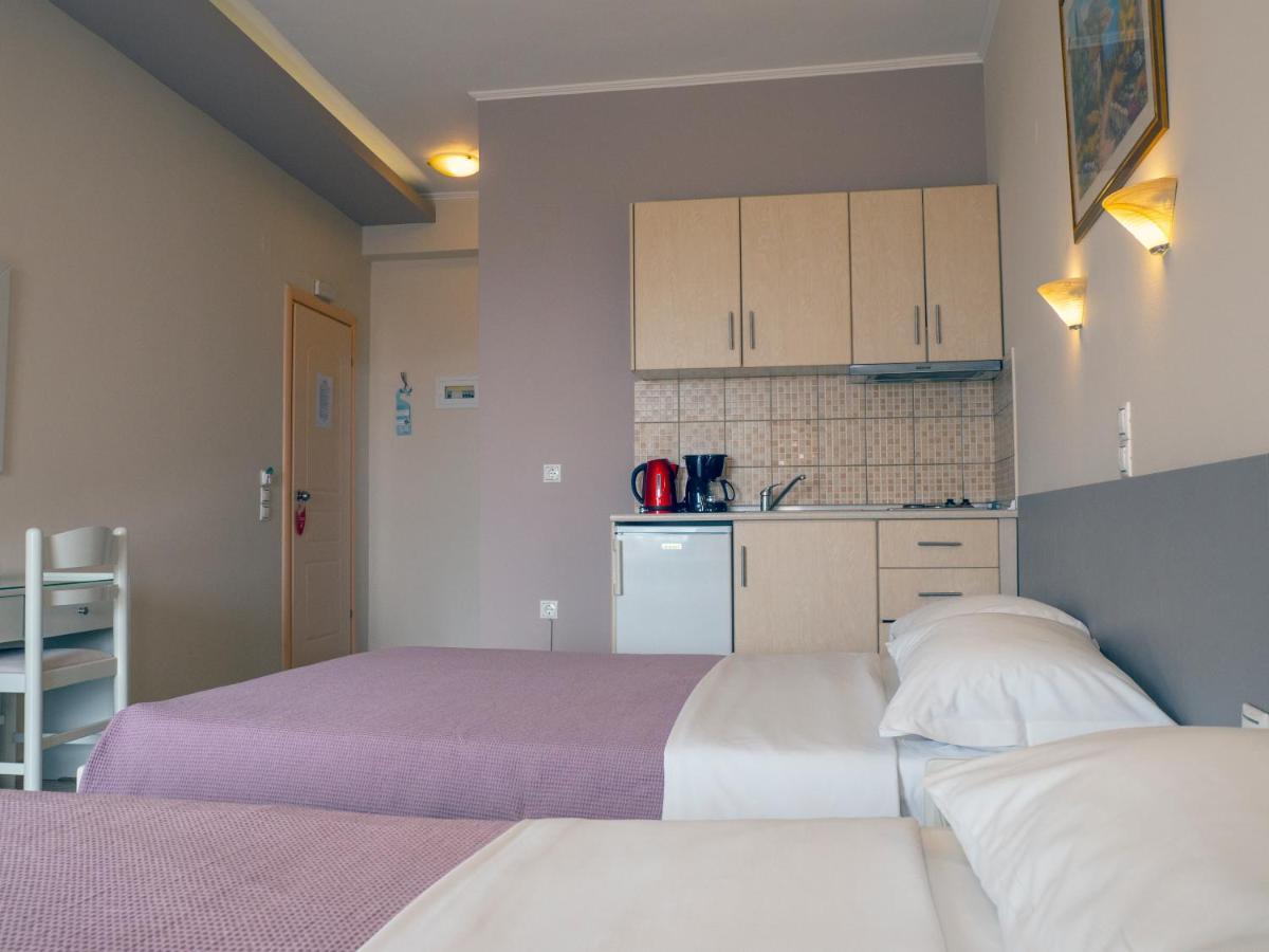 Hotel Loukas Vrachos パラリア・ブラフ エクステリア 写真