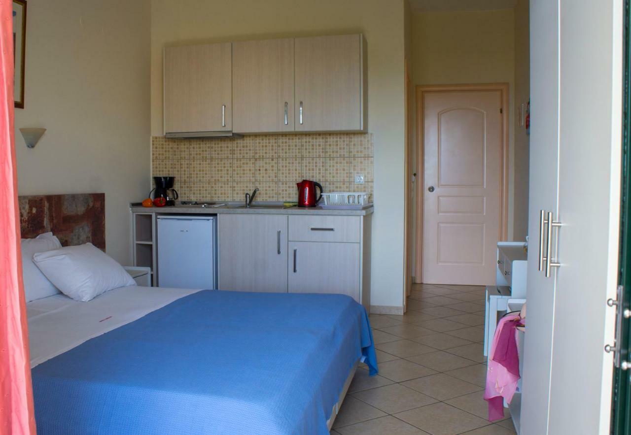 Hotel Loukas Vrachos パラリア・ブラフ エクステリア 写真