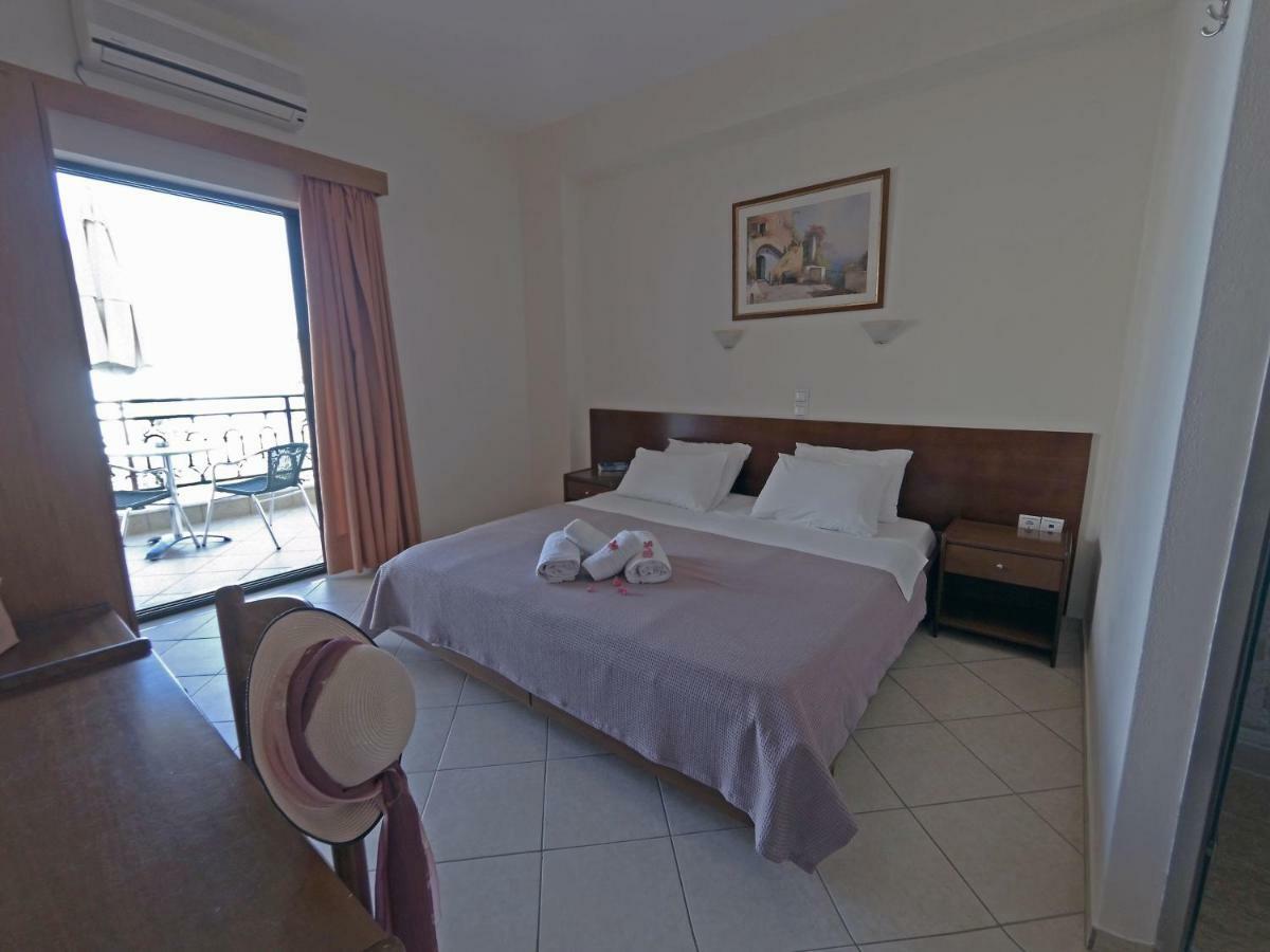 Hotel Loukas Vrachos パラリア・ブラフ エクステリア 写真